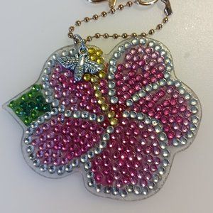 Flower keychain bee charm